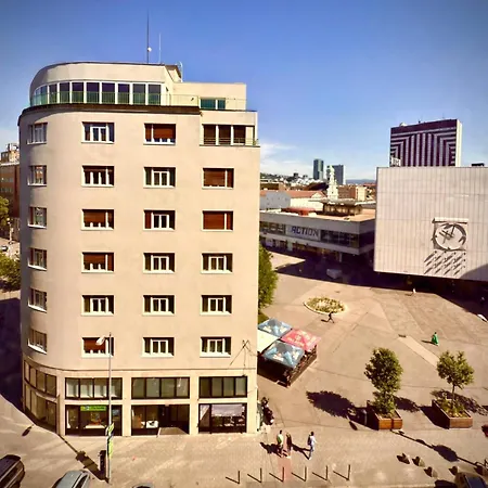 Comfy In The Heart Of Town Apartmán