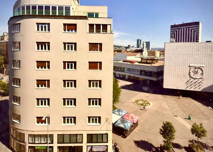 Comfy In The Heart Of Town Apartmán